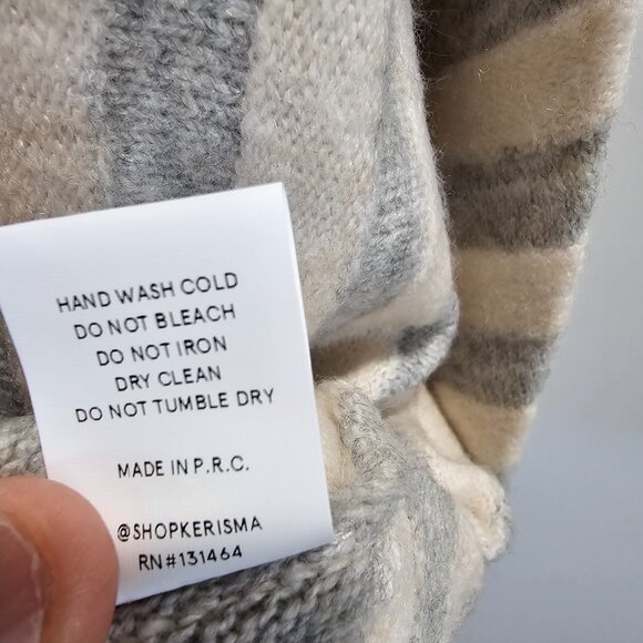 Kerisma sweater in size small with ribbed sleeves bat like wings - Picture 11 of 11